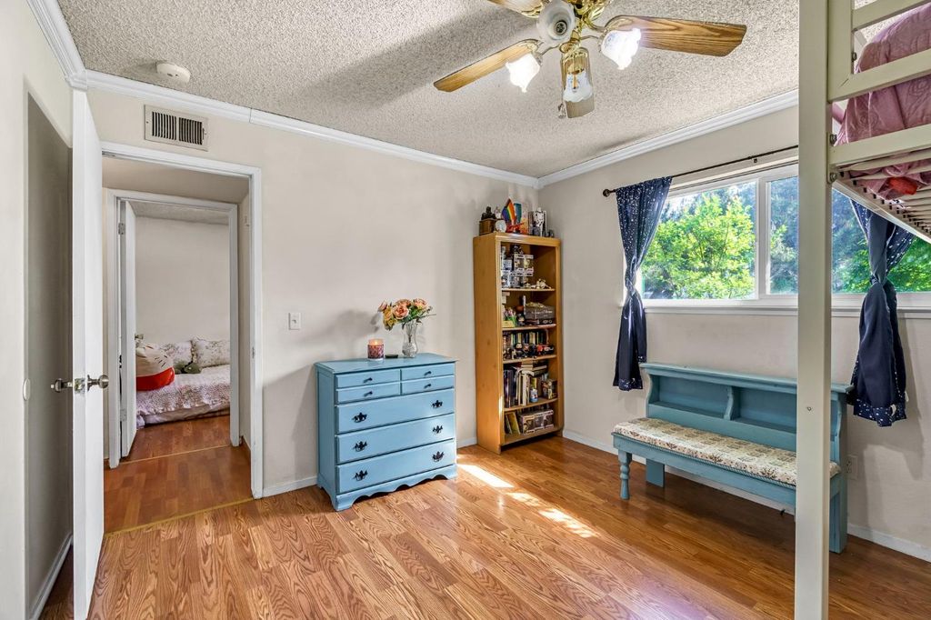 Image 25 of property listing at 1488 Whittier Avenue, Clovis, CA 93611