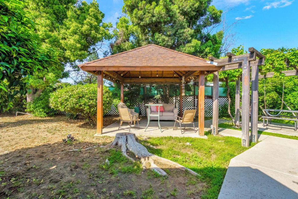 Image 30 of property listing at 1488 Whittier Avenue, Clovis, CA 93611