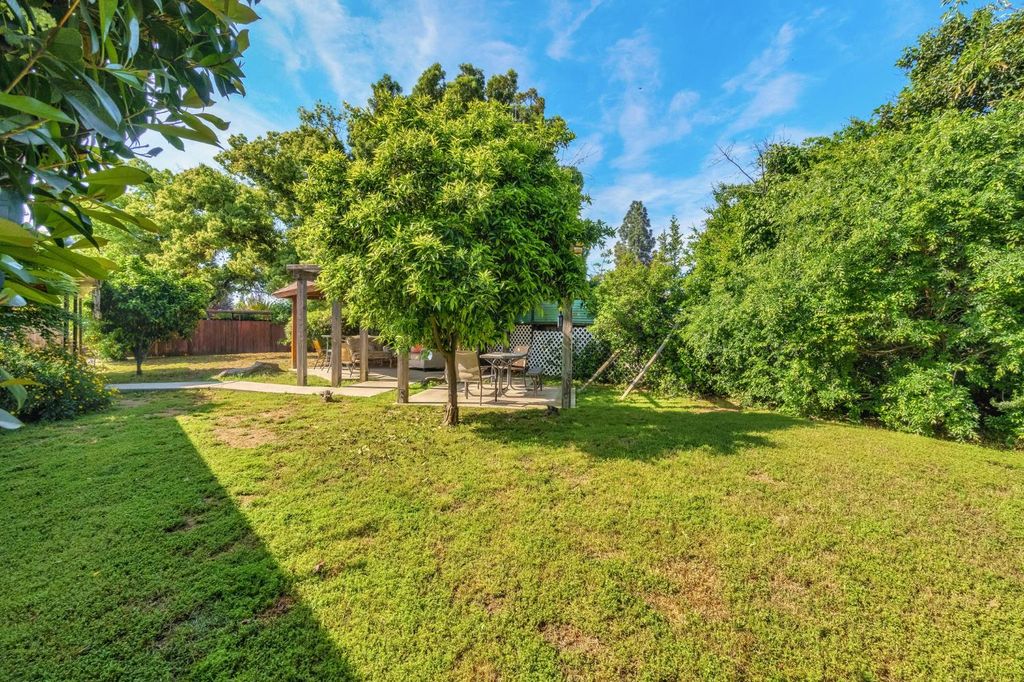 Image 31 of property listing at 1488 Whittier Avenue, Clovis, CA 93611