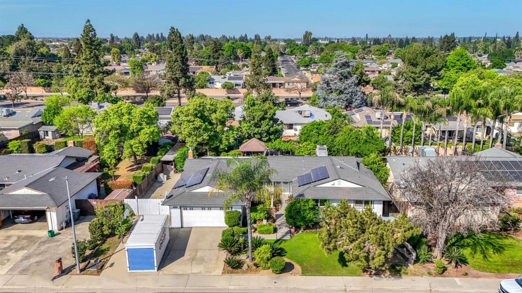 Image 34 of property listing at 1488 Whittier Avenue, Clovis, CA 93611