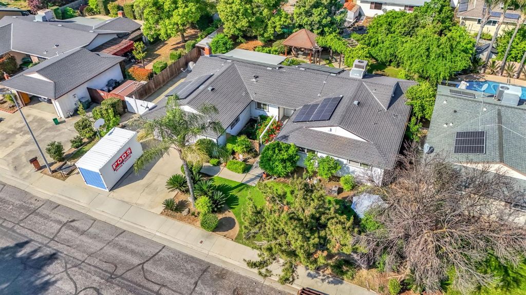 Image 35 of property listing at 1488 Whittier Avenue, Clovis, CA 93611