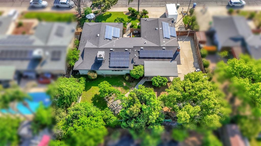 Image 38 of property listing at 1488 Whittier Avenue, Clovis, CA 93611