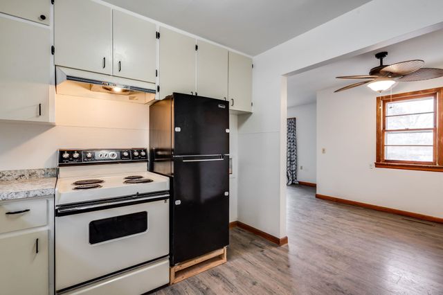 726 S Praire Dr, Andover, KS 67002