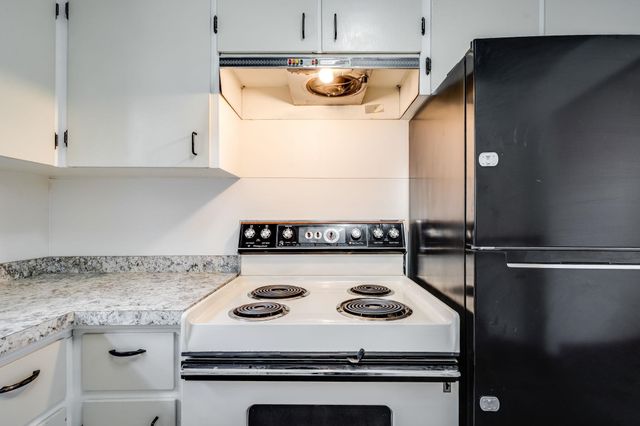 726 S Praire Dr, Andover, KS 67002