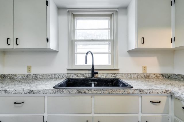 726 S Praire Dr, Andover, KS 67002