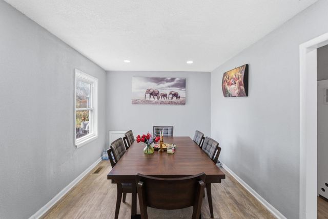 1301 E Broadbeck Dr, Park City, KS 67219