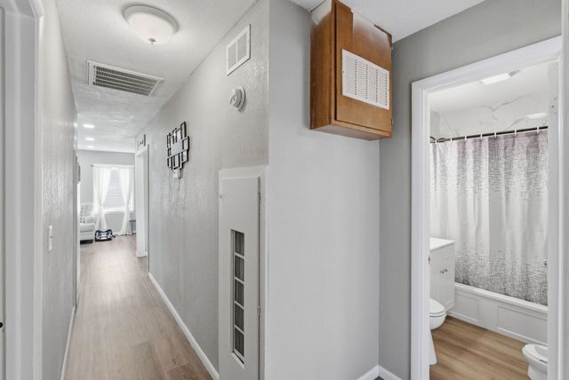 1301 E Broadbeck Dr, Park City, KS 67219