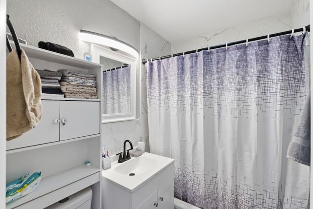 1301 E Broadbeck Dr, Park City, KS 67219