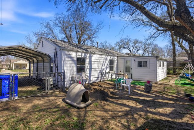 1301 E Broadbeck Dr, Park City, KS 67219