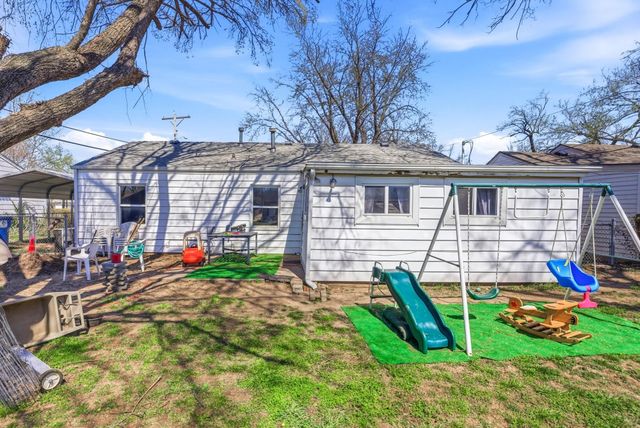 1301 E Broadbeck Dr, Park City, KS 67219