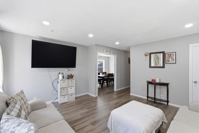 1301 E Broadbeck Dr, Park City, KS 67219