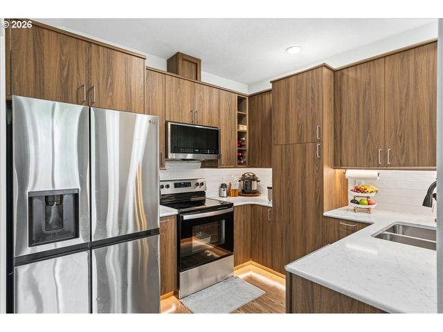 1363 Sw BINFORD LAKE Pkwy, Gresham, OR 97080