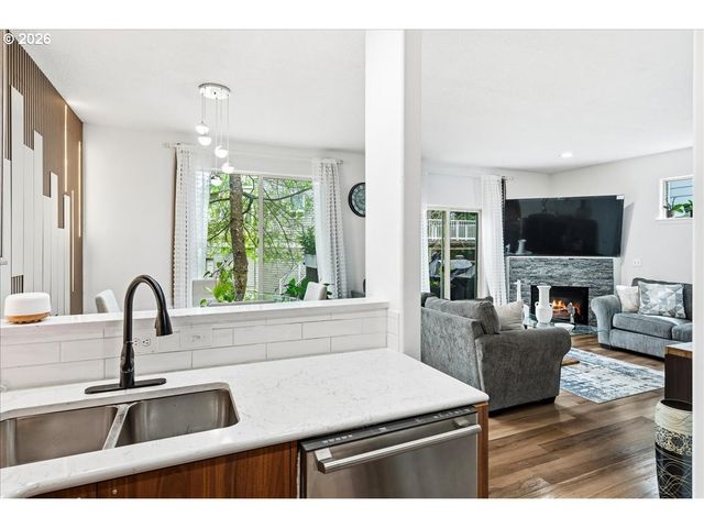 1363 Sw BINFORD LAKE Pkwy, Gresham, OR 97080