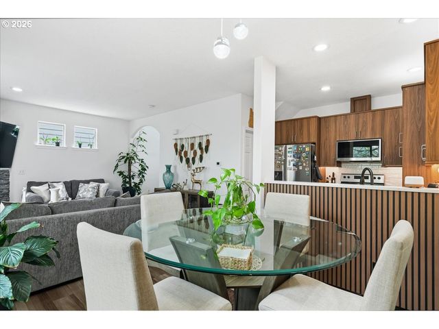 1363 Sw BINFORD LAKE Pkwy, Gresham, OR 97080