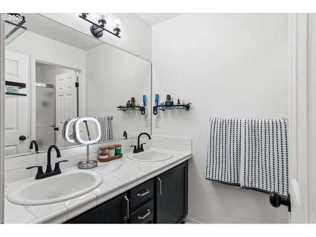 1363 Sw BINFORD LAKE Pkwy, Gresham, OR 97080