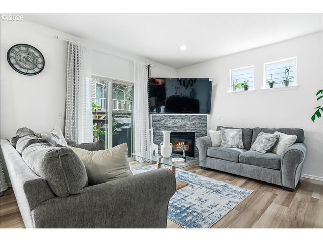 1363 Sw BINFORD LAKE Pkwy, Gresham, OR 97080