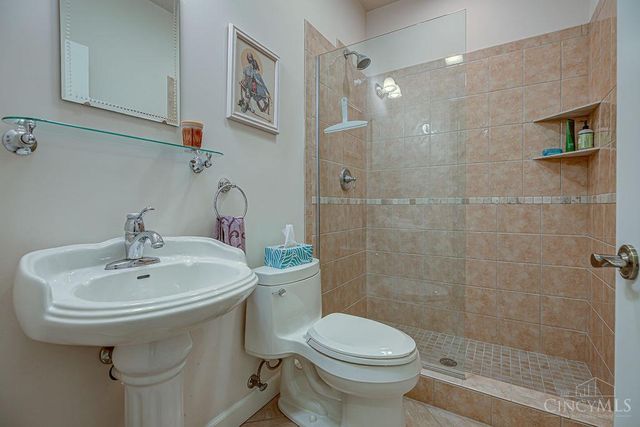 1850 S Weaver Road, Morgan Twp, OH 45053