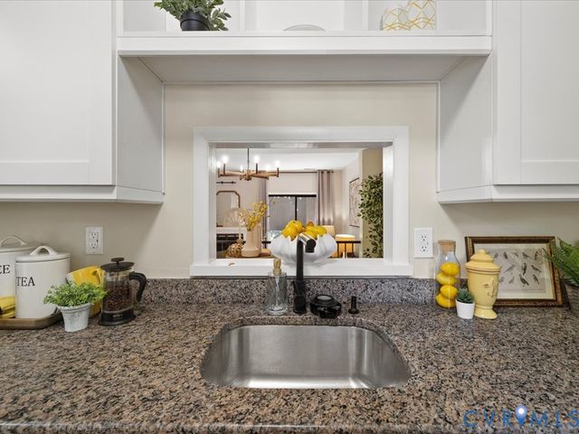 11827 N Briar Patch Dr, Midlothian, VA 23113