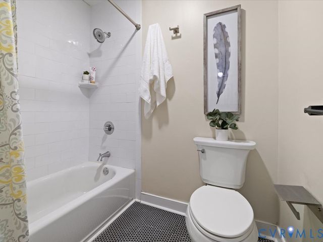 11827 N Briar Patch Dr, Midlothian, VA 23113