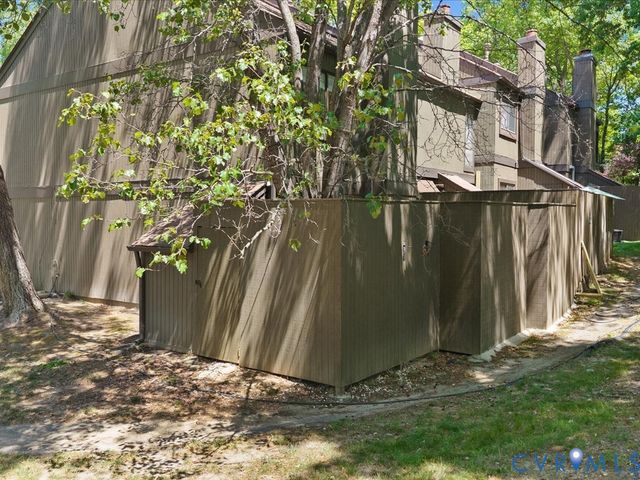 11827 N Briar Patch Dr, Midlothian, VA 23113