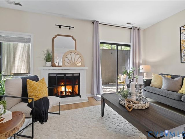 11827 N Briar Patch Dr, Midlothian, VA 23113