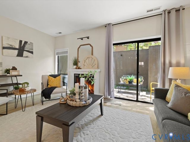11827 N Briar Patch Dr, Midlothian, VA 23113