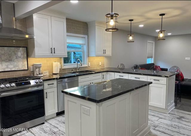 37 Brown Place, Oakhurst, NJ 07755