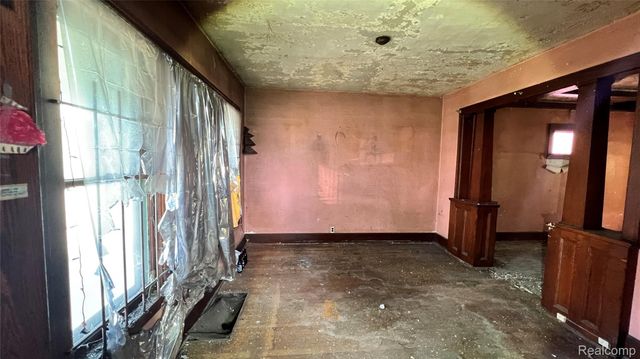 6628 Burns Street, Detroit, MI 48213