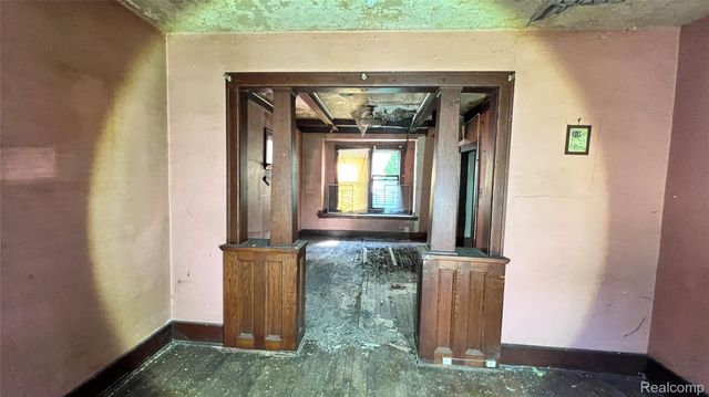 6628 Burns Street, Detroit, MI 48213