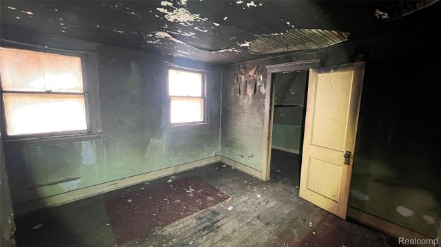 6628 Burns Street, Detroit, MI 48213