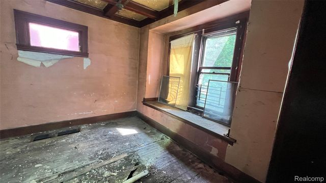 6628 Burns Street, Detroit, MI 48213