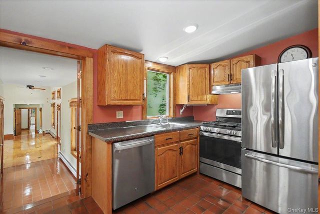 70 Camp Drive, Rhinebeck, NY 12572