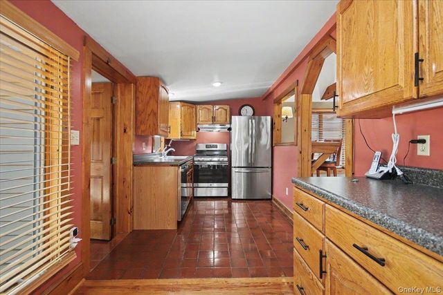 70 Camp Drive, Rhinebeck, NY 12572
