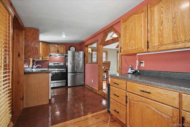 70 Camp Drive, Rhinebeck, NY 12572