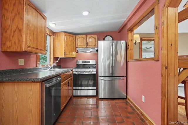 70 Camp Drive, Rhinebeck, NY 12572