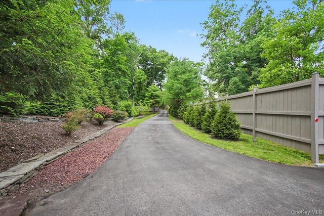 70 Camp Drive, Rhinebeck, NY 12572