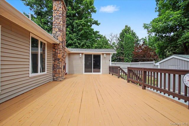 70 Camp Drive, Rhinebeck, NY 12572