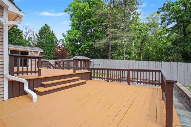 70 Camp Drive, Rhinebeck, NY 12572
