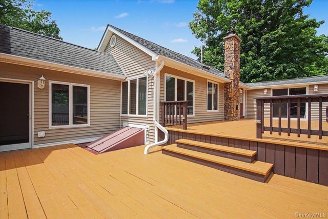 70 Camp Drive, Rhinebeck, NY 12572