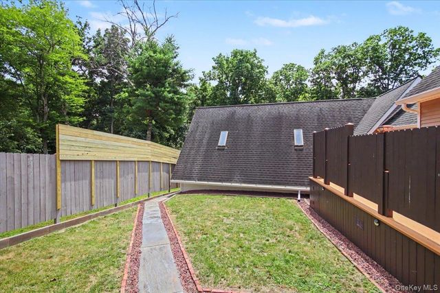 70 Camp Drive, Rhinebeck, NY 12572