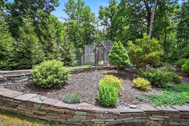 70 Camp Drive, Rhinebeck, NY 12572