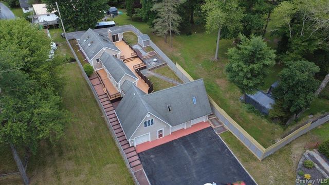 70 Camp Drive, Rhinebeck, NY 12572
