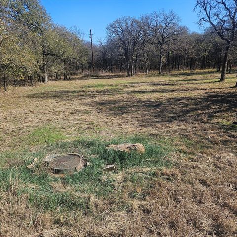 196 Johnston Lane, Runaway Bay, TX 76426