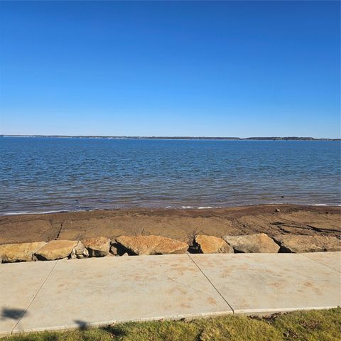 196 Johnston Lane, Runaway Bay, TX 76426