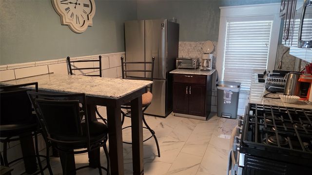 658 W 10TH Street 2, Erie, PA 16502