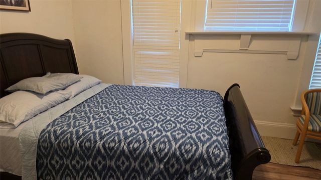 658 W 10TH Street 2, Erie, PA 16502