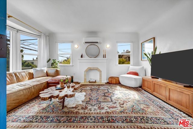 231 Isabel Street, Los Angeles, CA 90065