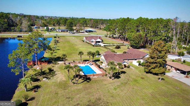 393 Douglas Highway, Hazlehurst, GA 31539