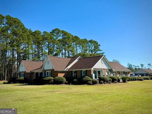 393 Douglas Highway, Hazlehurst, GA 31539