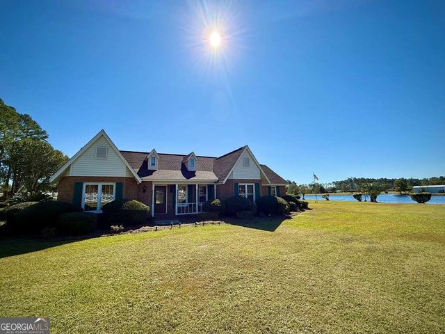 393 Douglas Highway, Hazlehurst, GA 31539